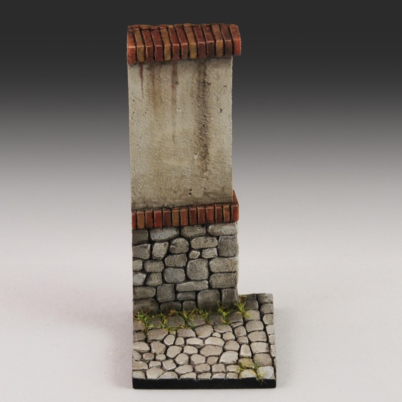Base with wall (1/35-1/32 scale)