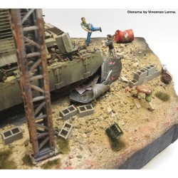 Boys throwing stones (1/35)