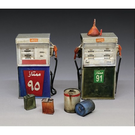 Modern Gas pumps Mid Orient (1/35 scale)