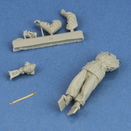 German tanker in winter dress (1/35 scale)