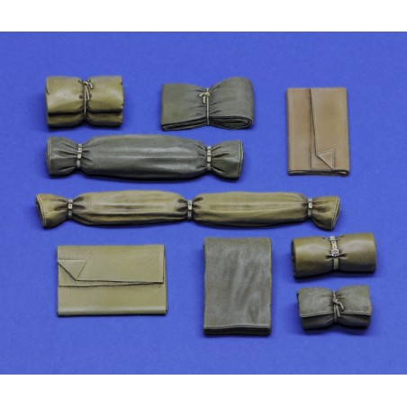 Tentpacks and bedrolls part 2 (1/16 scale)