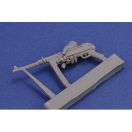 German SS soldier with MP 40-WWII  (1/16 scale)
