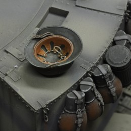 German infantry helmets - WWII (1/16 scale)