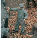 German tanker getting mud-camouflage - WWII (1/35)