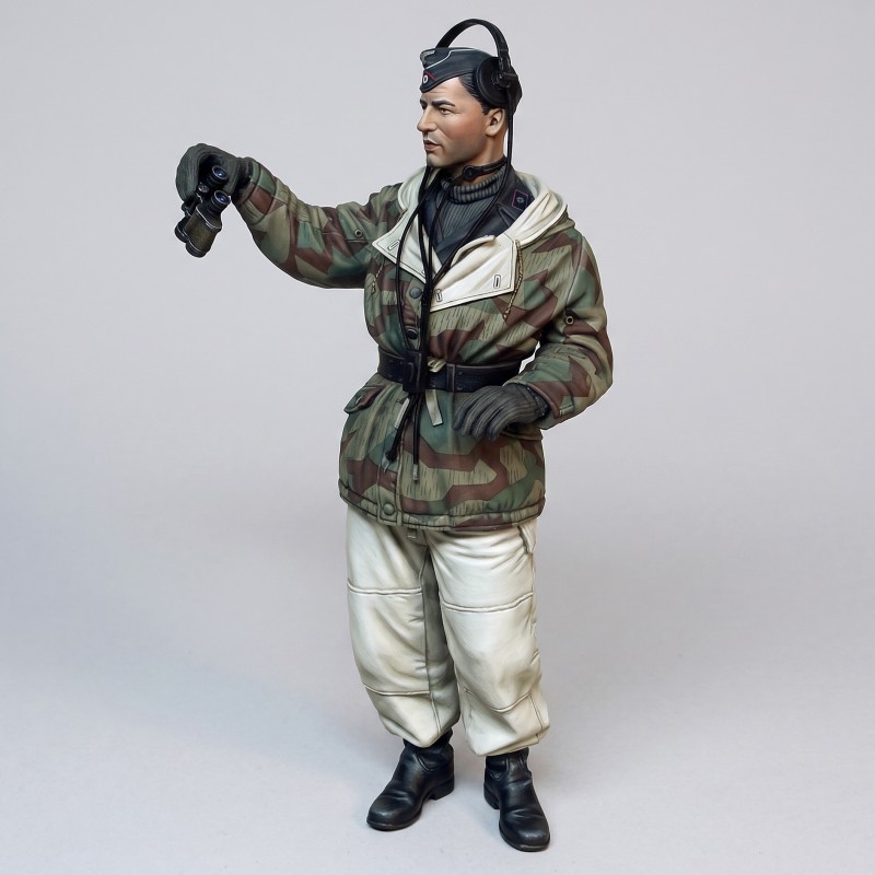 German tanker in winter dress (1/35 scale)