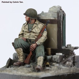 U.S. soldier at rest - with base (WWII) (1/35 scale)
