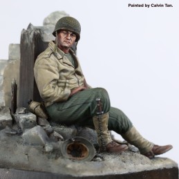 U.S. soldier at rest-WWII (1/35 scale)