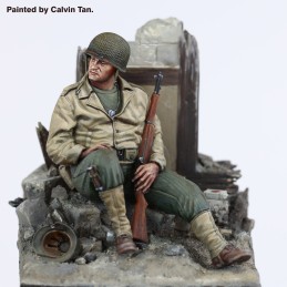 U.S. soldier at rest-WWII (1/35 scale)