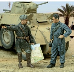 Italian Captain and tanker - WWII (1/35)