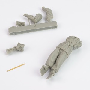 German tanker in winter dress (1/35 scale)