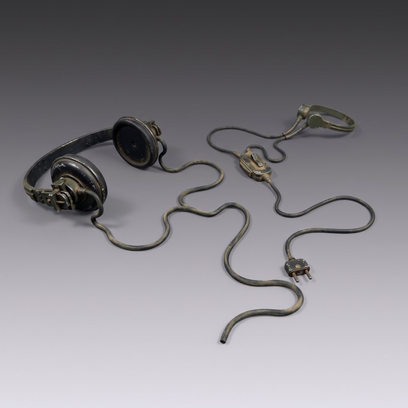 German tanker head phones set-WWII (1/16 scale)