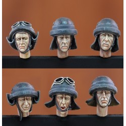 Italian tankers heads - WWII (1/35)