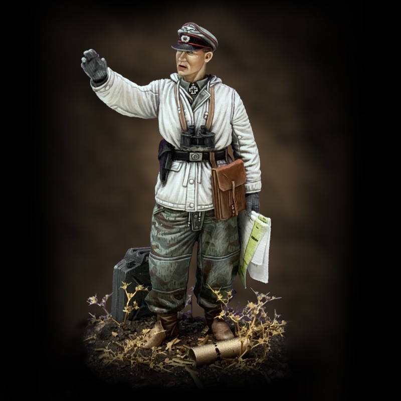 German tanker in winter dress - WWII (1/35 scale)
