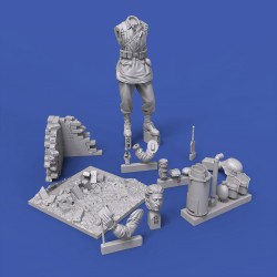 German SS soldier eating - WWII 'with base' (1/35 scale)