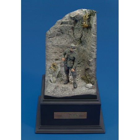 Unterofizier Gebirgstruppe - with base (1/35)