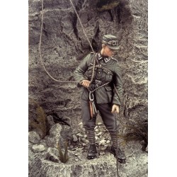Unterofizier Gebirgstruppe - with base (1/35)