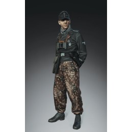 German tanker with arms backward-WWII (1/16 scale)