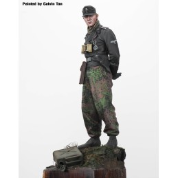 German tanker with arms backward-WWII (1/16 scale)