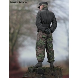 German tanker with arms backward-WWII (1/16 scale)
