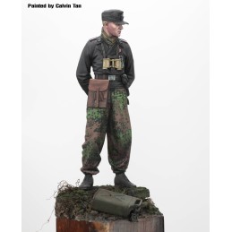 German tanker with arms backward-WWII (1/16 scale)