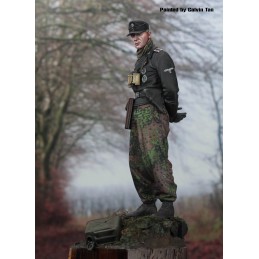 German tanker with arms backward-WWII (1/16 scale)
