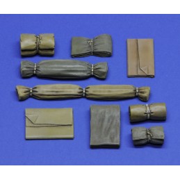 Tentpacks and bedrolls part 2 (1/16 scale)