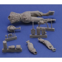 German SS soldier with MP 40-WWII  (1/16 scale)