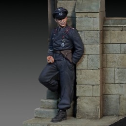 German tanker leaning against the wall - WWII (1/48 scale)