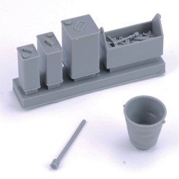 Toolbox, oil cans and bucket (1/16 scale)
