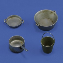 Cookware set and bucket (1/16 scale)