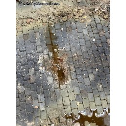 Cobblestone road section (1/16 scale)