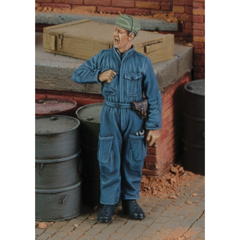 Italian Tanker - Part. 2 - WWII (1/35) Italian Tanker - Part. 2 - WWII (1/35)