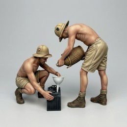 German DAK soldiers  battery maintenance (1/35 scale)