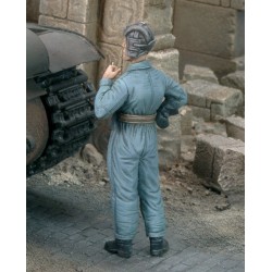 Russian Tanker at rest - WWII (1/35) 