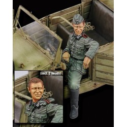 Kubelwagen driver - WWII (1/35) 