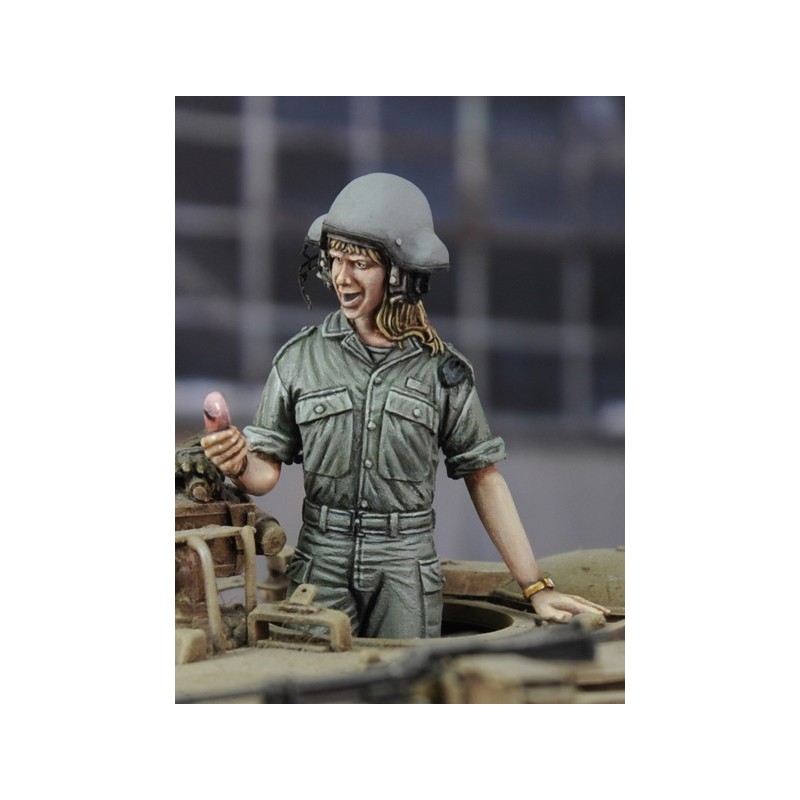 Israeli woman tanker "call from my boyfriend" (1/35)